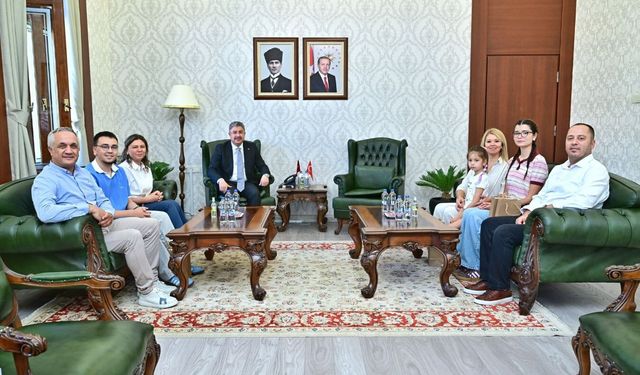YKS Şampiyonlarından Vali Yılmaz'a Ziyaret