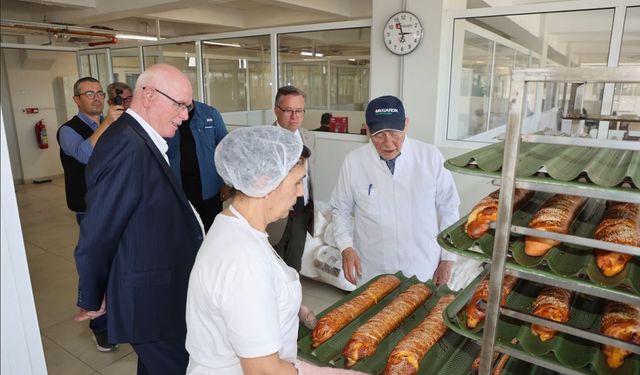 Başkan Kurt’tan Kılıçoğlu Demirali Ekmek Fabrikası’na Ziyaret
