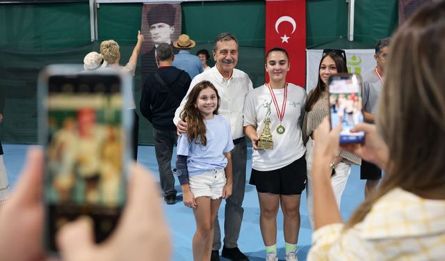 Tepebaşı’nda Kortlarda 2 Eylül Coşkusu