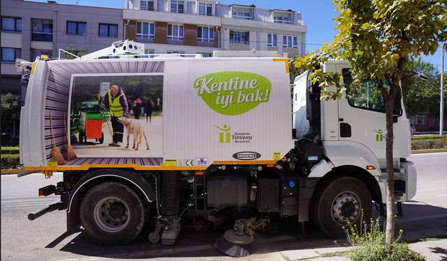 Tepebaşı’nda Temizlik Hizmetleri Yeni Araçla Güçlendi