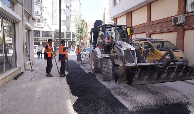 Tepebaşı’nda Yol Ve Kaldırım Çalışmaları Aralıksız Sürüyor