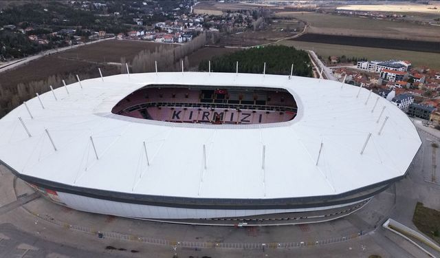 Başkan Albayrak: “Eskişehirspor’un Şanlı Ruhu Bu Modern Yuvada Yaşatılıyor”