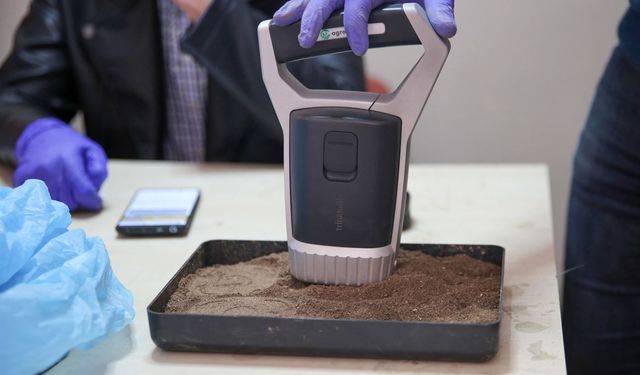Büyükşehirden Üreticilere Ücretsiz Toprak Analizi Desteği