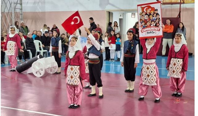 Dumlupınar İlkokulu'nda Cumhuriyet Coşkusu