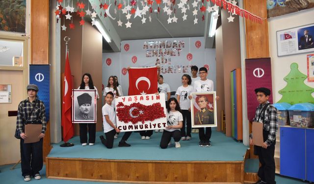 İÇEM öğrencileri Cumhuriyet’in 103. yılını coşkuyla kutladı