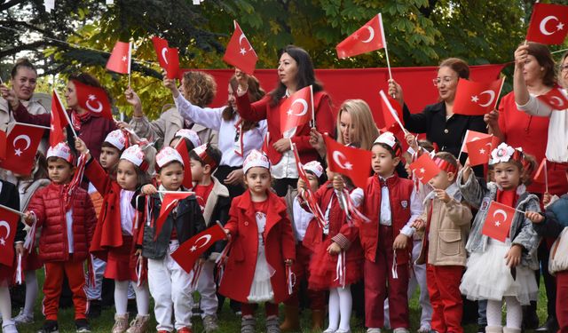 Minikler Cumhuriyet’in 103. yıl dönümünü kutladı