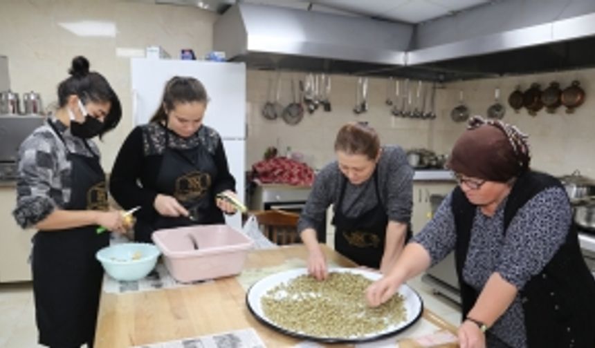 Kadınların elinden Sivrihisar’ın yöresel lezzetleri