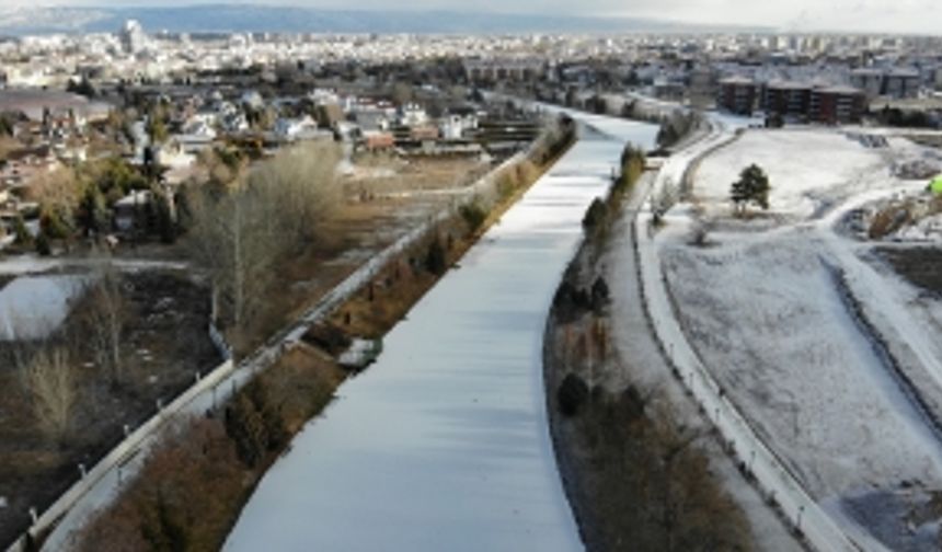 Porsuk Çayı’nda kartpostallık manzaralar