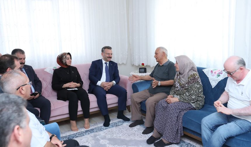 Vali Aksoy şehit ailesine ziyarette bulundu