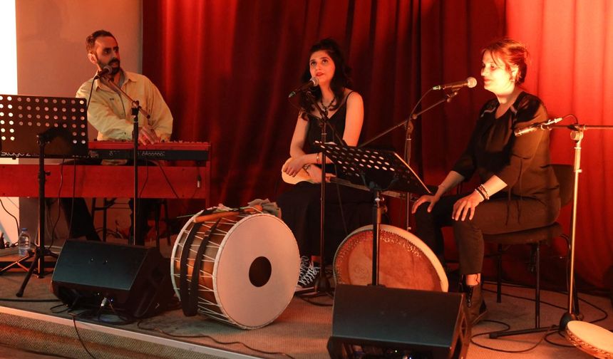 “Songs From Home” Konseri Büyüledi