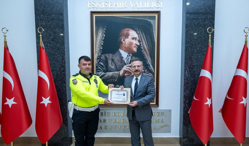 Trafik Personeline Başarı Belgesi