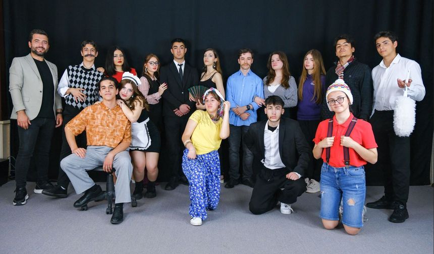 Liseli Oyuncular “Yalancı Aranıyor” İle Sahnede