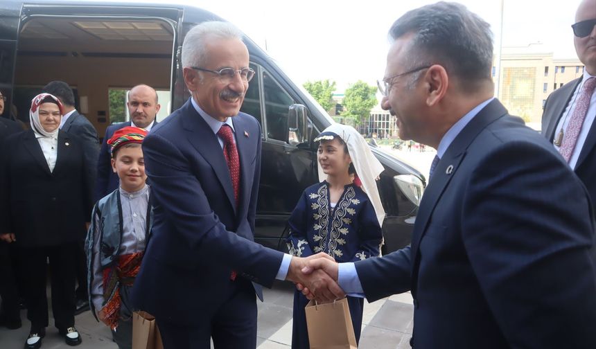 Bakan Uraloğlu Eskişehir Valiliği'ne ziyarette bulundu