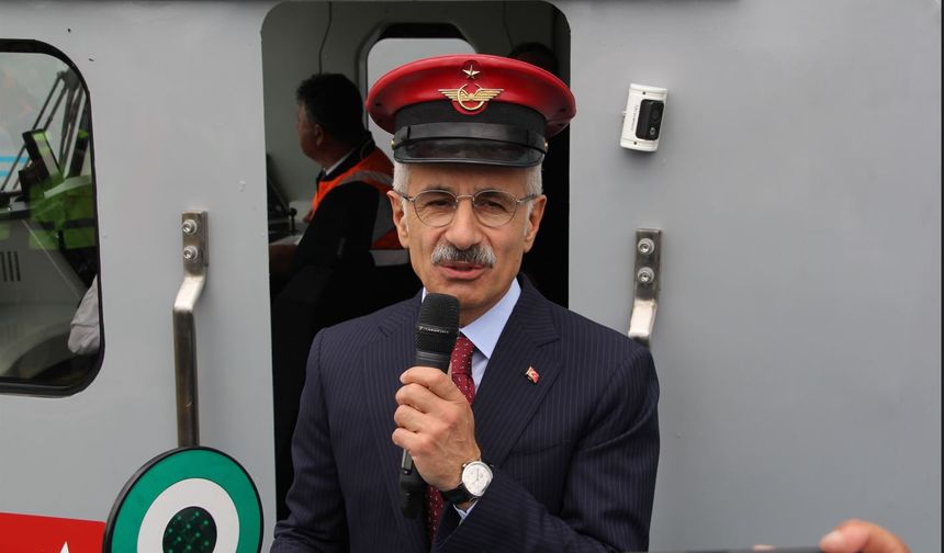 Bakan Uraloğlu TÜRASAŞ Araç Teslim Töreni’ne katıldı