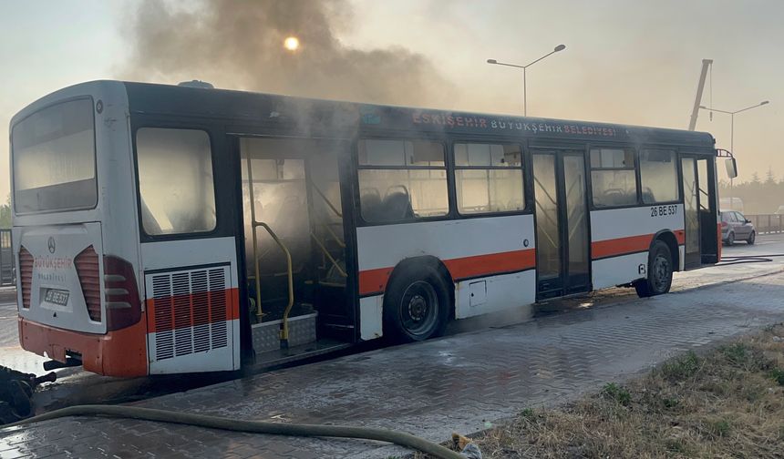 Eskişehir'de yolcu otobüsü yandı: 1 yaralı