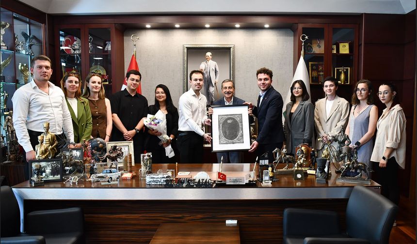 CHP Tepebaşı Gençlik Kollarından Başkan Ataç’a Ziyaret