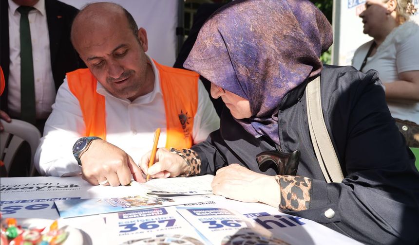 ‘AK Parti Seninle Eskişehir’ Temalı Üye Çadırlarına Yoğun İlgi