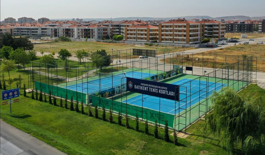 Çocuklar Ve Yetişkinler İçin Tenis Kursu Kayıtları Başlıyor