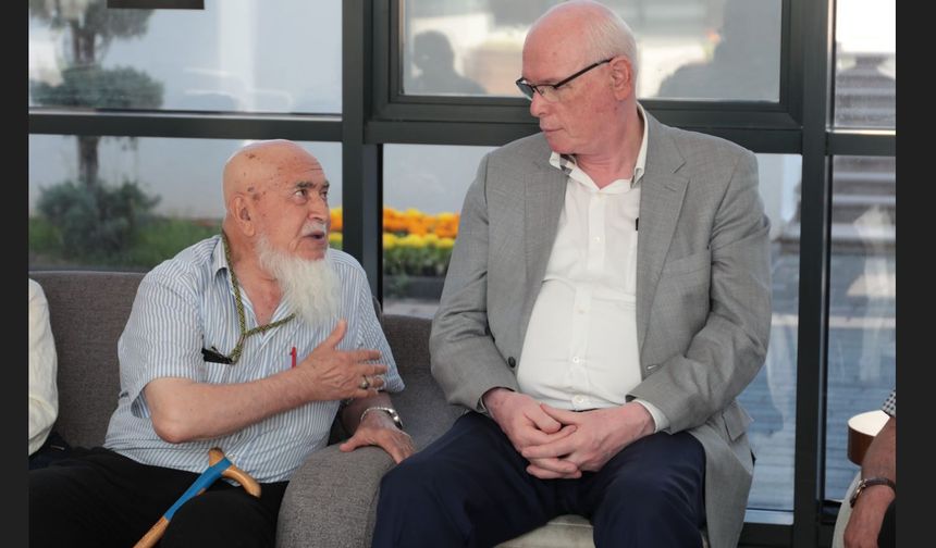 Başkan Kazım Kurt’tan Koca Çınarlara Bayram Ziyareti