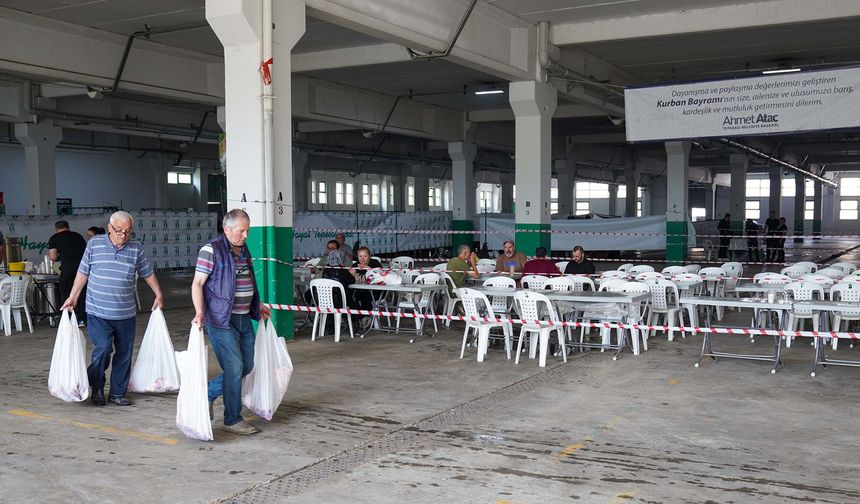 Bayram Huzuru Tepebaşı'nda