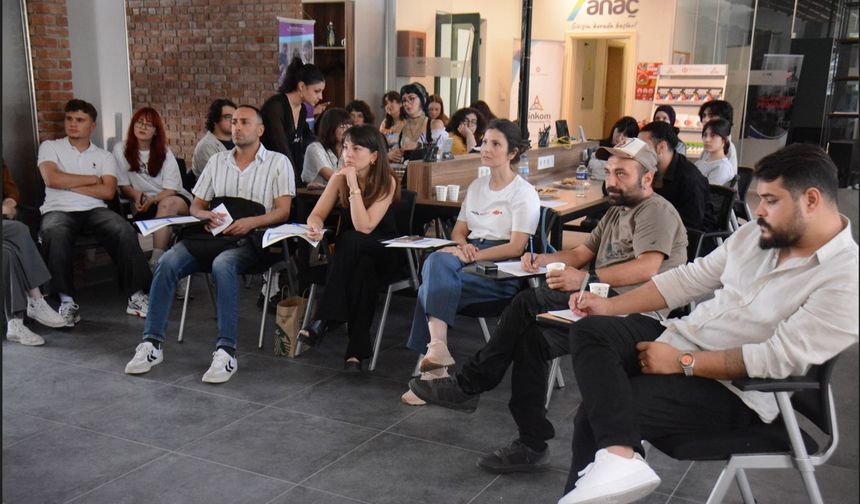 GSF öğrencilerinin projeleri sektör temsilcileriyle buluştu
