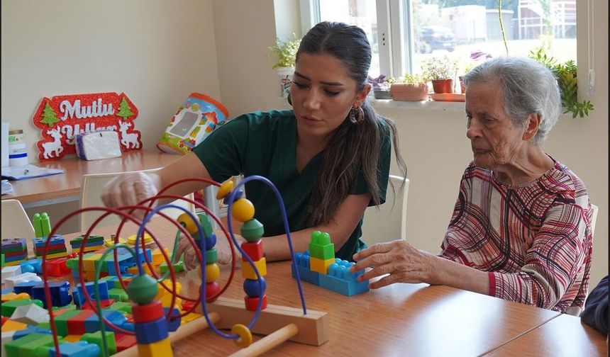 Alzheimer Hastaları Tepebaşı’nda Emin Ellerde