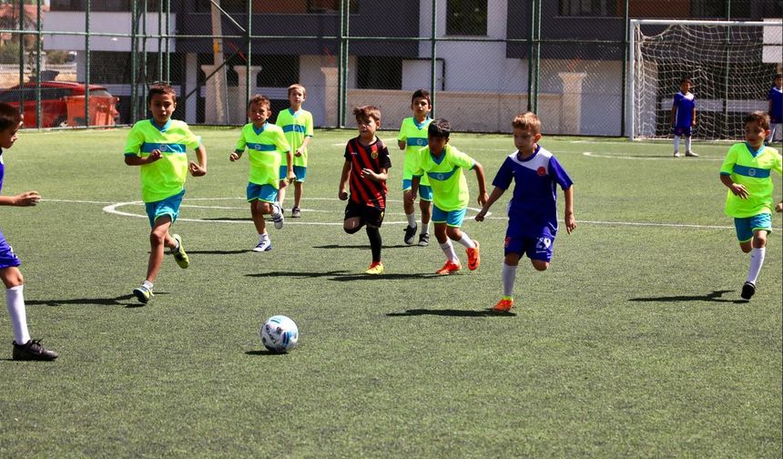 Odunpazarı Belediyesi’nden Süreyya Özkefe Anısına Minikler Futbol Turnuvası