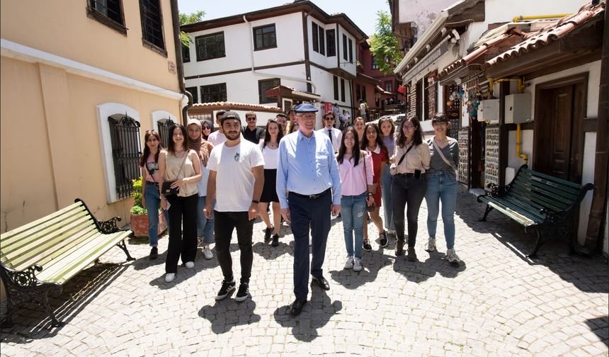 Başkan Kurt’tan Üniversiteli Gençlere Hoş Geldiniz Mesajı