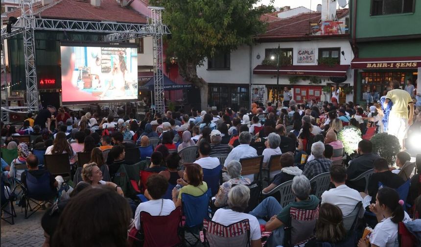 Açık Hava Film Nostaljisi Devam Ediyor