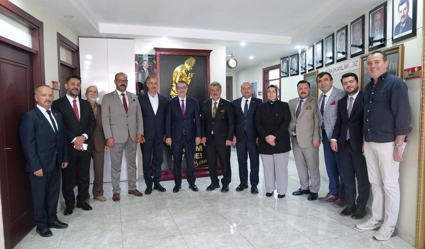 Dönmez’den Esnaf ve Sanatkârlar Odaları Birliği’ne Ziyaret