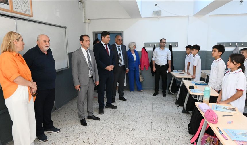 Avni  Ongurlar'dan Ali Fuat Cebesoy Ortaokulu'na cömert bağış