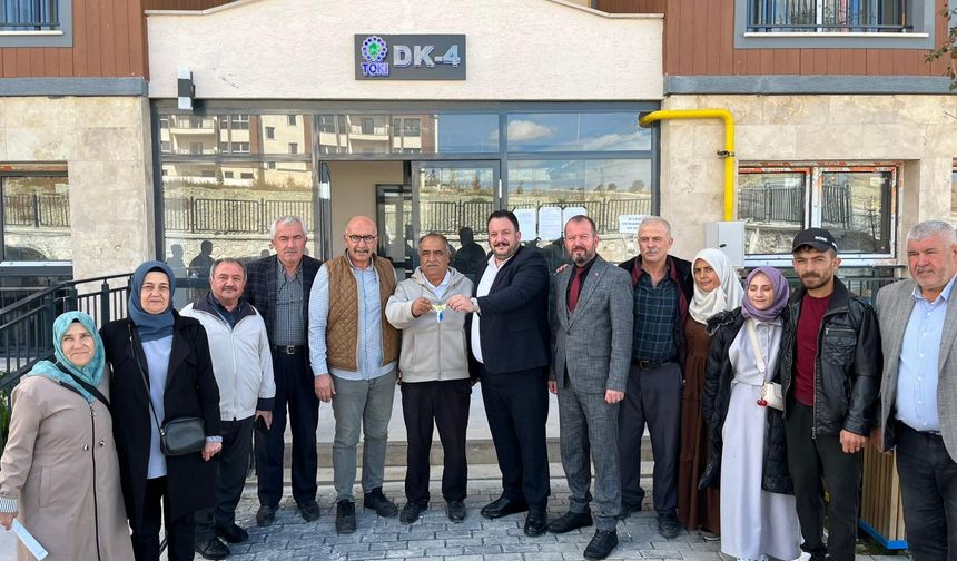 Mihalıççık'ta depreme dayanıklı konutların hak sahiplerine teslimi başladı