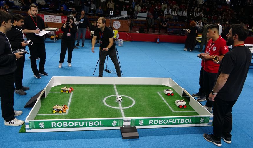 Kütahya'daki Ulusal Robot Yarışmasında Renkli Görüntüler