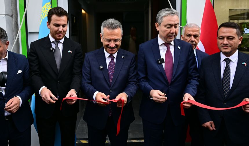 Vali Aksoy Kazakistan Fahri Konsolosluğu'nun açılış programına katıldı