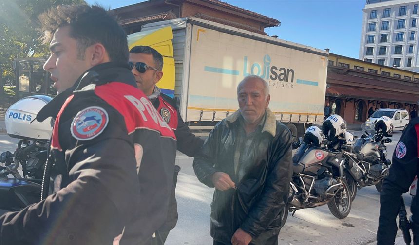 Arkadaşını bıçakladı olay yerinde polisi bekledi