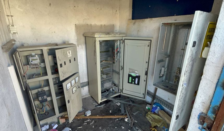 ESKİ’nin tesisine girip kapıyı delen hırsızlar ne buldularsa çaldılar