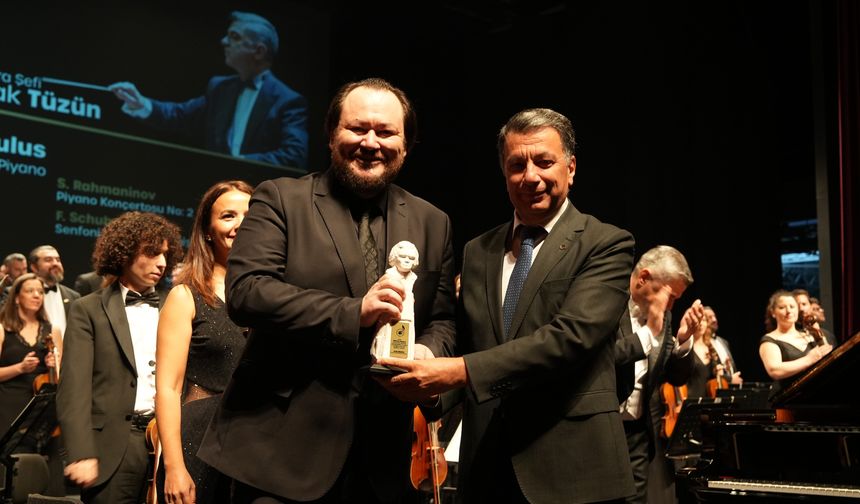 Senfoni Orkestrası Yeni Sezonu Unutulmaz Bir Konserle Açtı