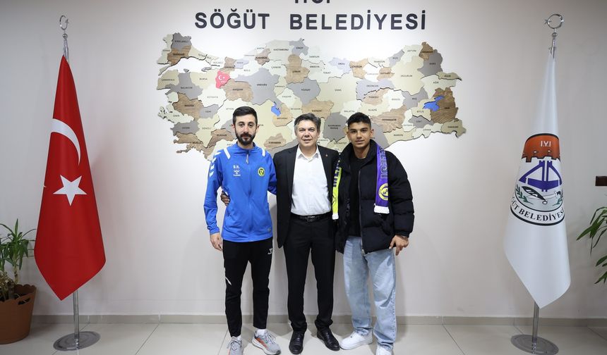 Bilecikli genç futbolcu Eskişehirspor’a transfer oldu