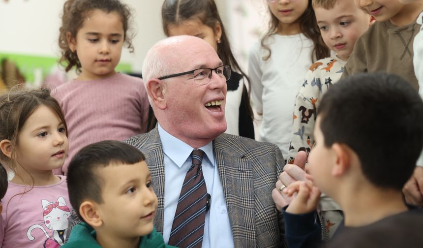 Başkan Kurt Dünya Çocuk Hakları Gününü Kreşteki Miniklerle Kutladı