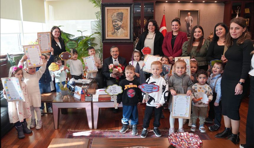 Çocuk Gülerse Dünya Güler