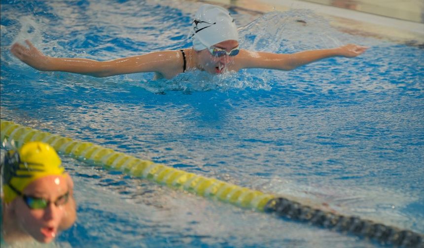 Kentpark Kapalı Yüzme Havuzunda Yüzme Şöleni