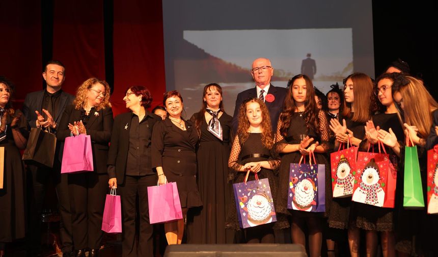 Atatürk Sevgisi Yürekleri Isıttı