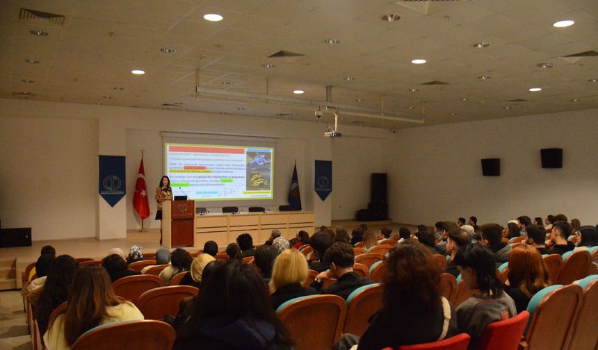 Anadolu Üniversitesi'nde "Doğada ve Sanatta Taklit" semineri
