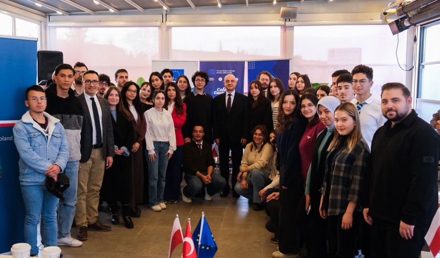 Gençler Avrupa Gündemini Büyükelçilere Soruyor