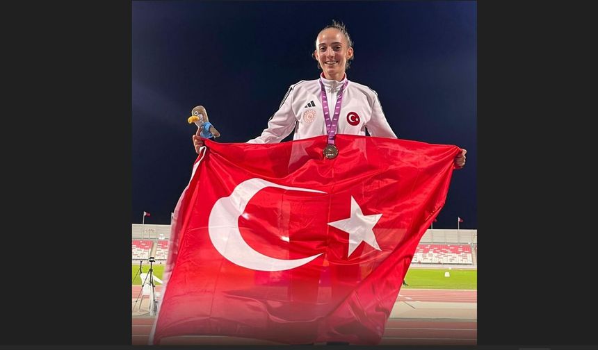 Başkan Albayrak Türkiye rekoru kıran Eskişehirli sporcuyu kutladı