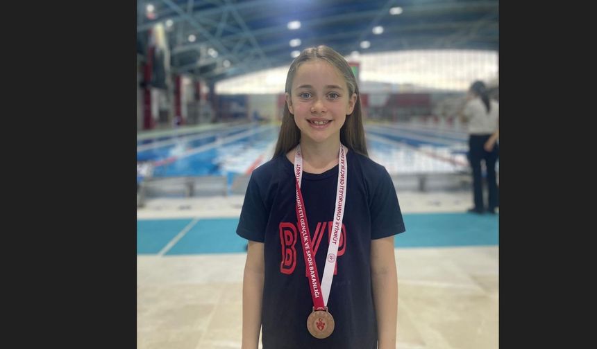 Bilecikli yüzücülerden Eskişehir'de derece