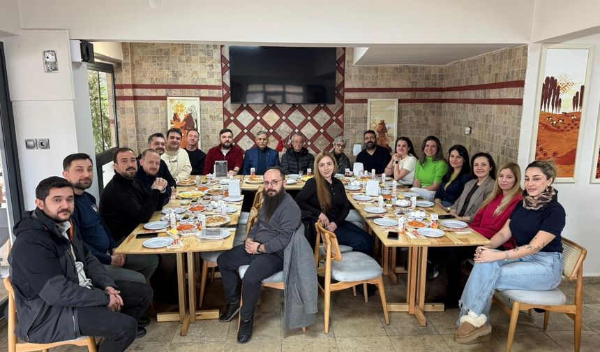 İlkokul arkadaşları 24 yıl sonra buluştu