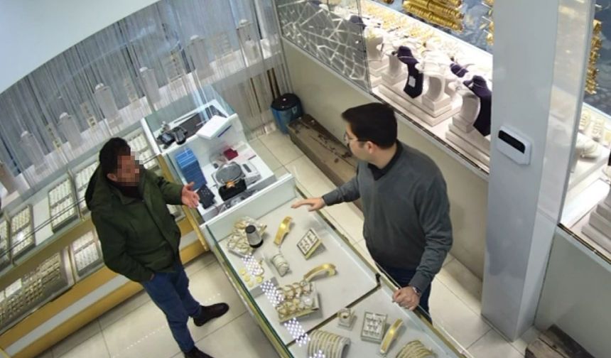 Sahte bilezikleri verip pazarlıkla fazla altın almak isterken yakalandı