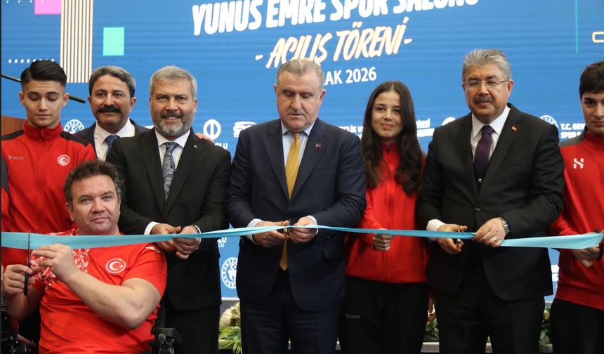 Bakan Bak Eskişehir'de Yunus Emre Spor Salonu'nu Açtı