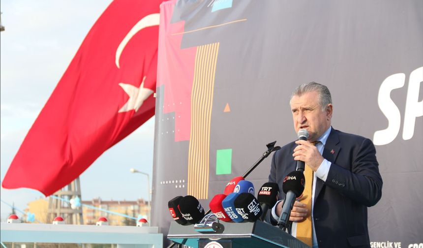 "12 milyon vatandaşımıza yüzme öğrettik"